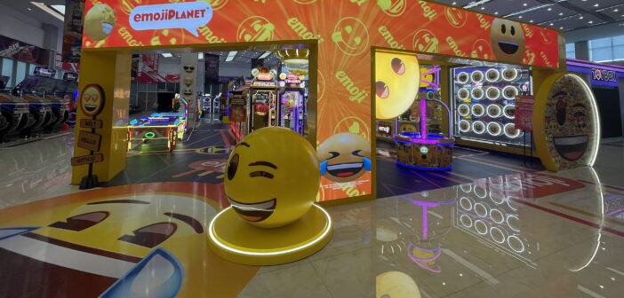 emojiPlanet exterior